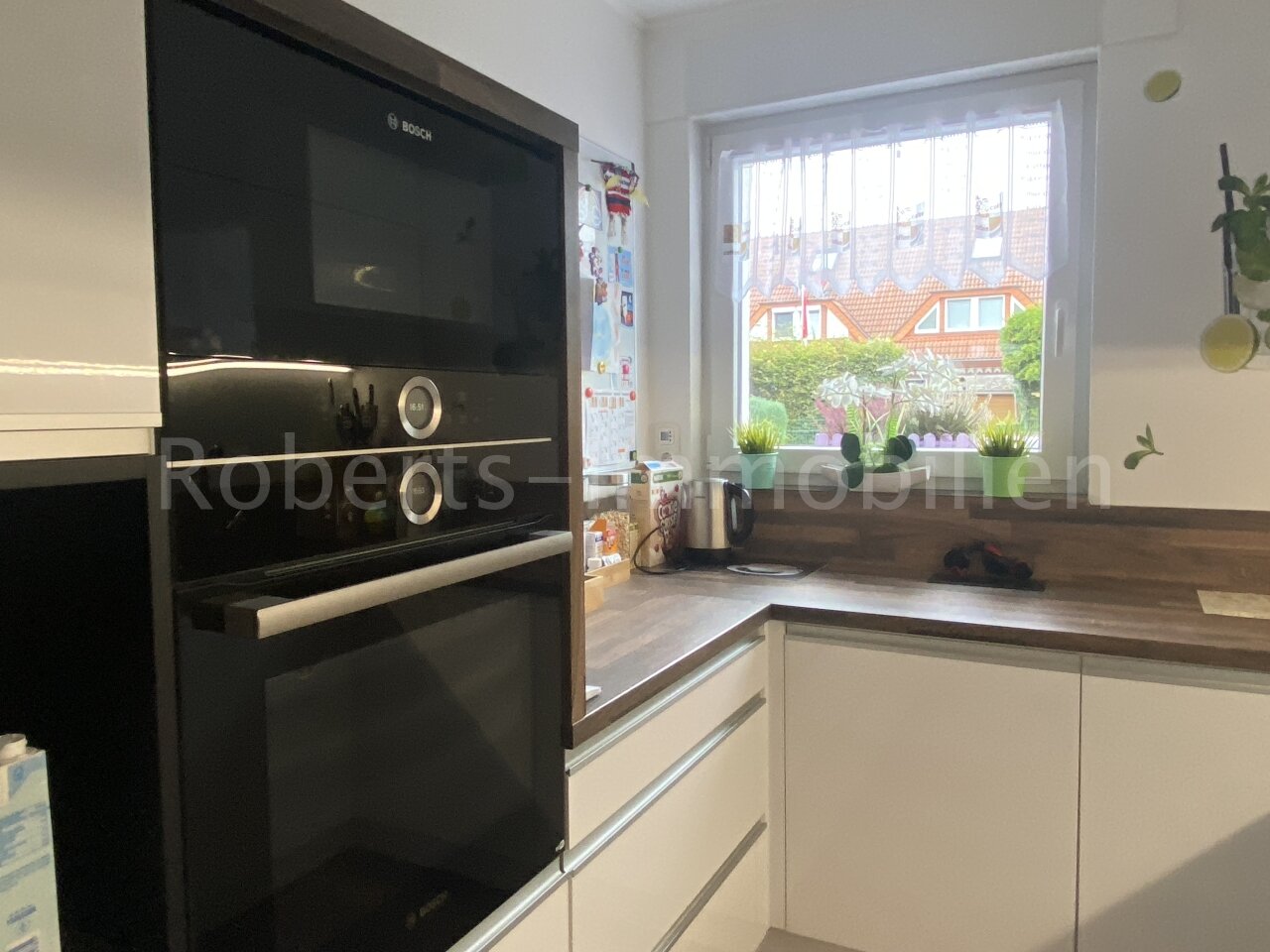 schönes Wohnen in St. Tönis + Reihenendhaus mit Carport und Stellplätzen +