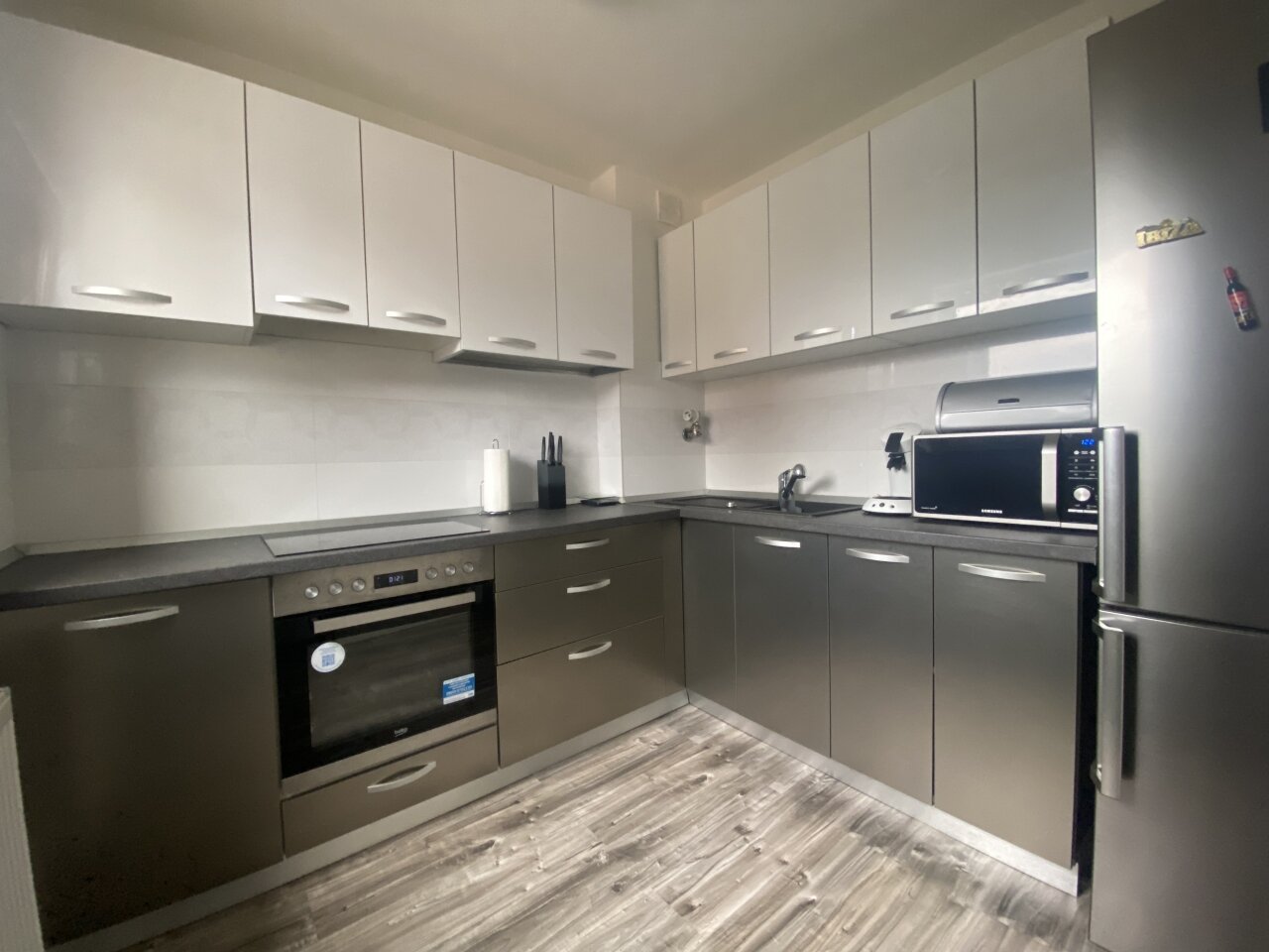 nähe Maria Hilf ++ sehr schön sanierte 2 Zimmer Wohnung mit Garage
