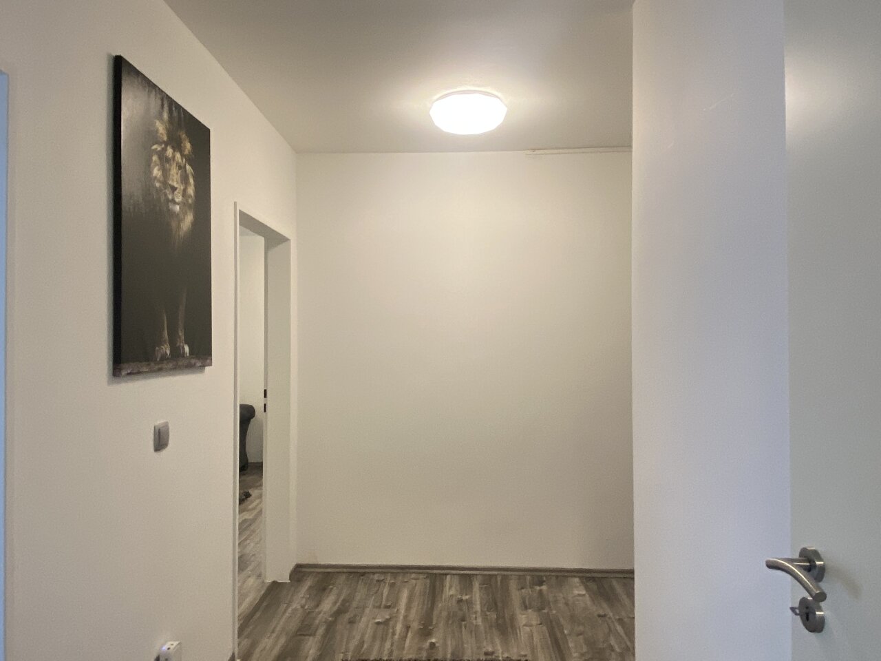 nähe Maria Hilf ++ sehr schön sanierte 2 Zimmer Wohnung mit Garage