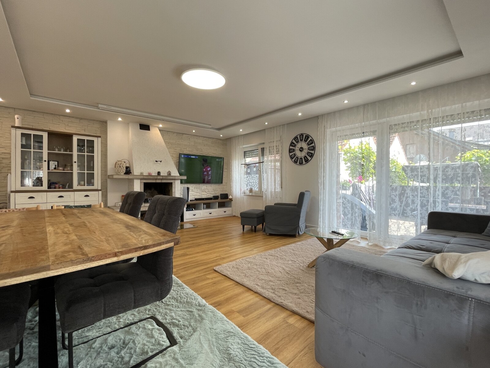 Wunderschöne Eigentumswohnung in St. Tönis mit großer Terrasse und Garten