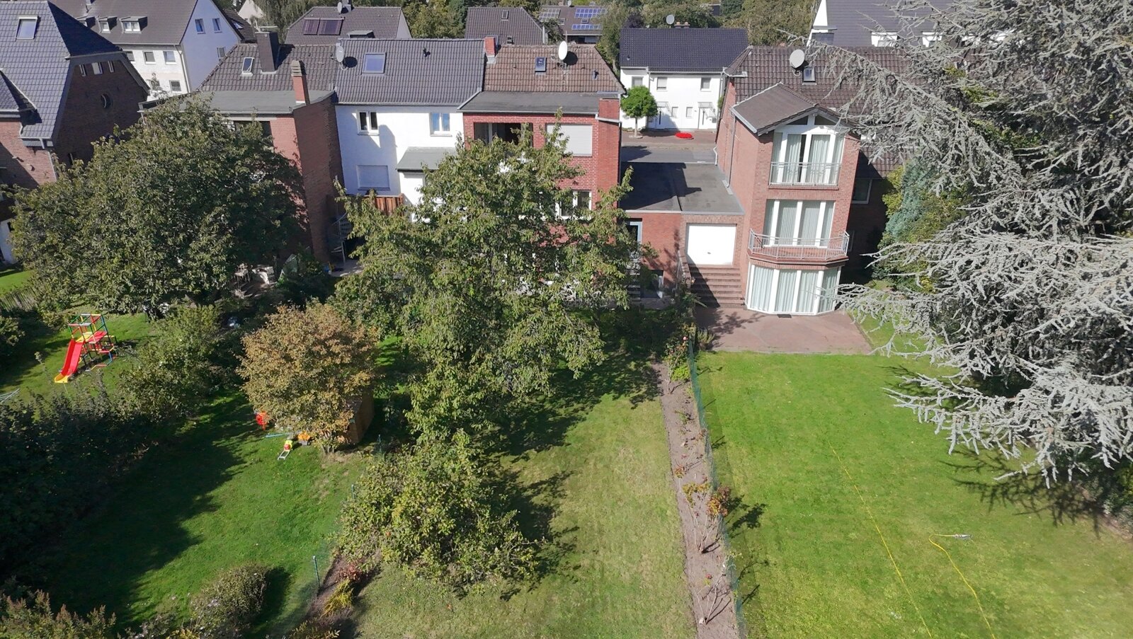 in gefragter Dyklage! charmantes Reiheneckhaus  ++ Traumküche mit  herrlicher Aussicht in den Garten!