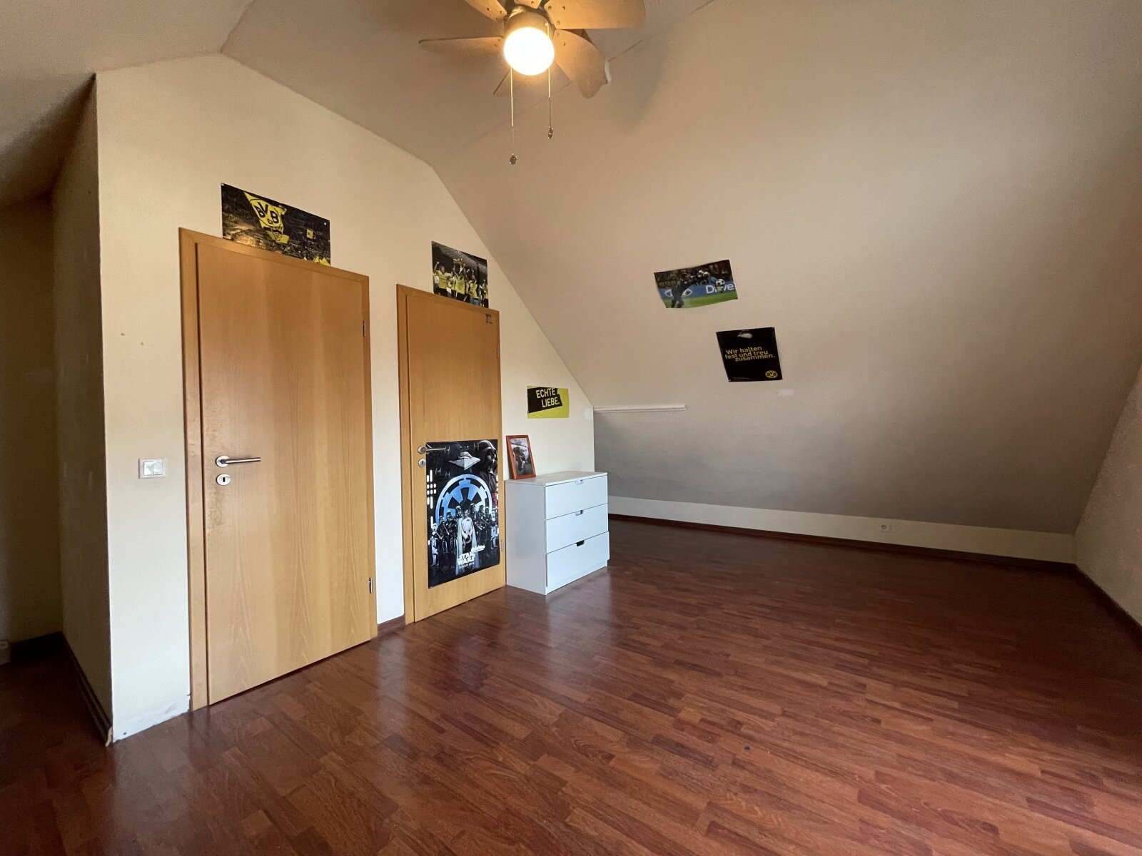 Doppelhaushälfte in St. Tönis Baujahr 2006 mit Garage und Keller