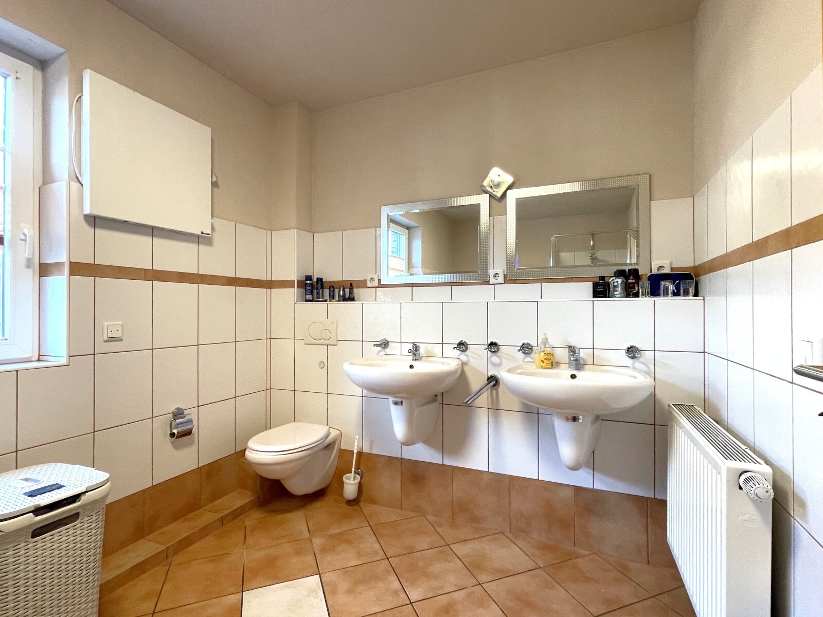 Doppelhaushälfte in St. Tönis Baujahr 2006 mit Garage und Keller