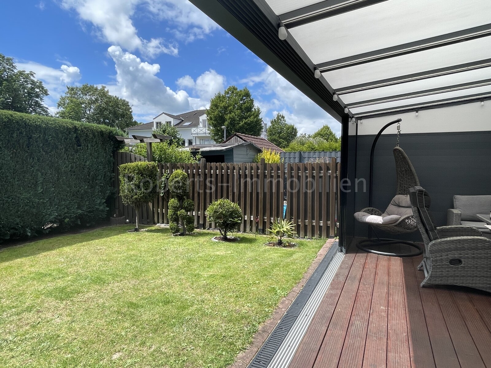 schönes Wohnen in St. Tönis + Reihenendhaus mit Carport und Stellplätzen +