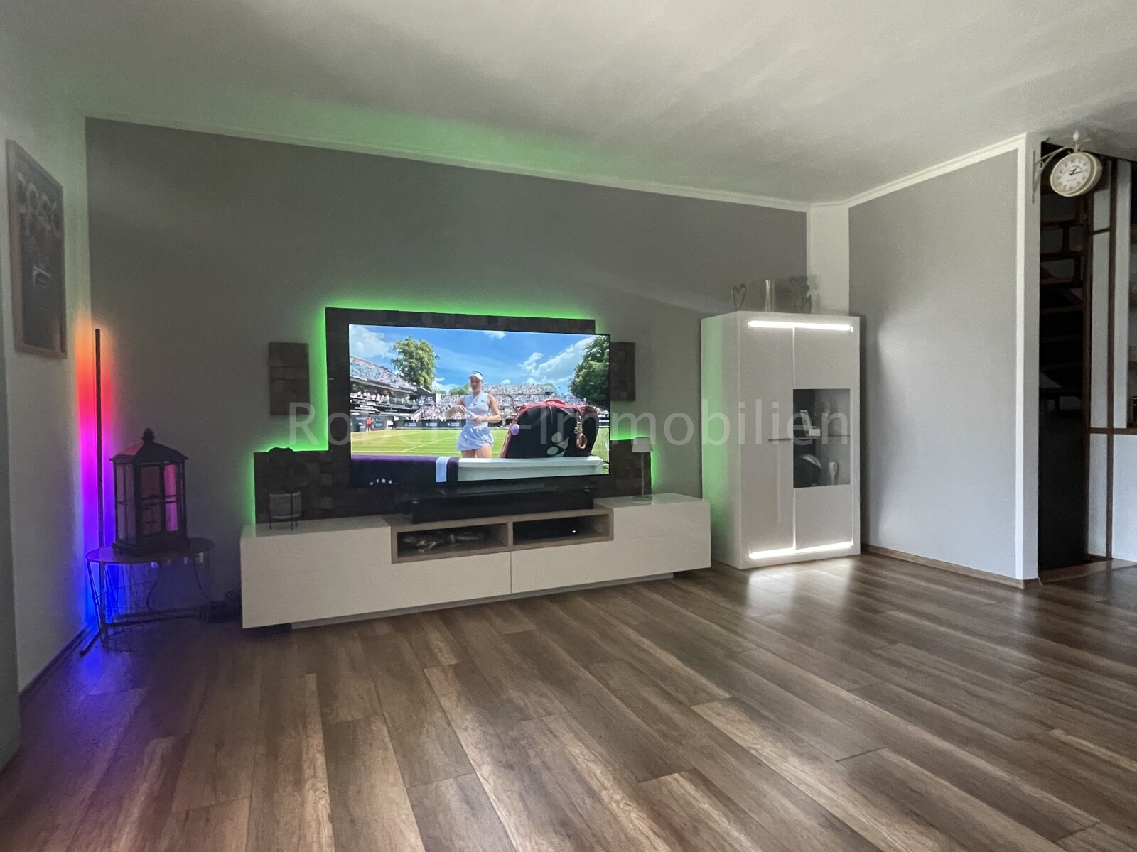 schönes Wohnen in St. Tönis + Reihenendhaus mit Carport und Stellplätzen +