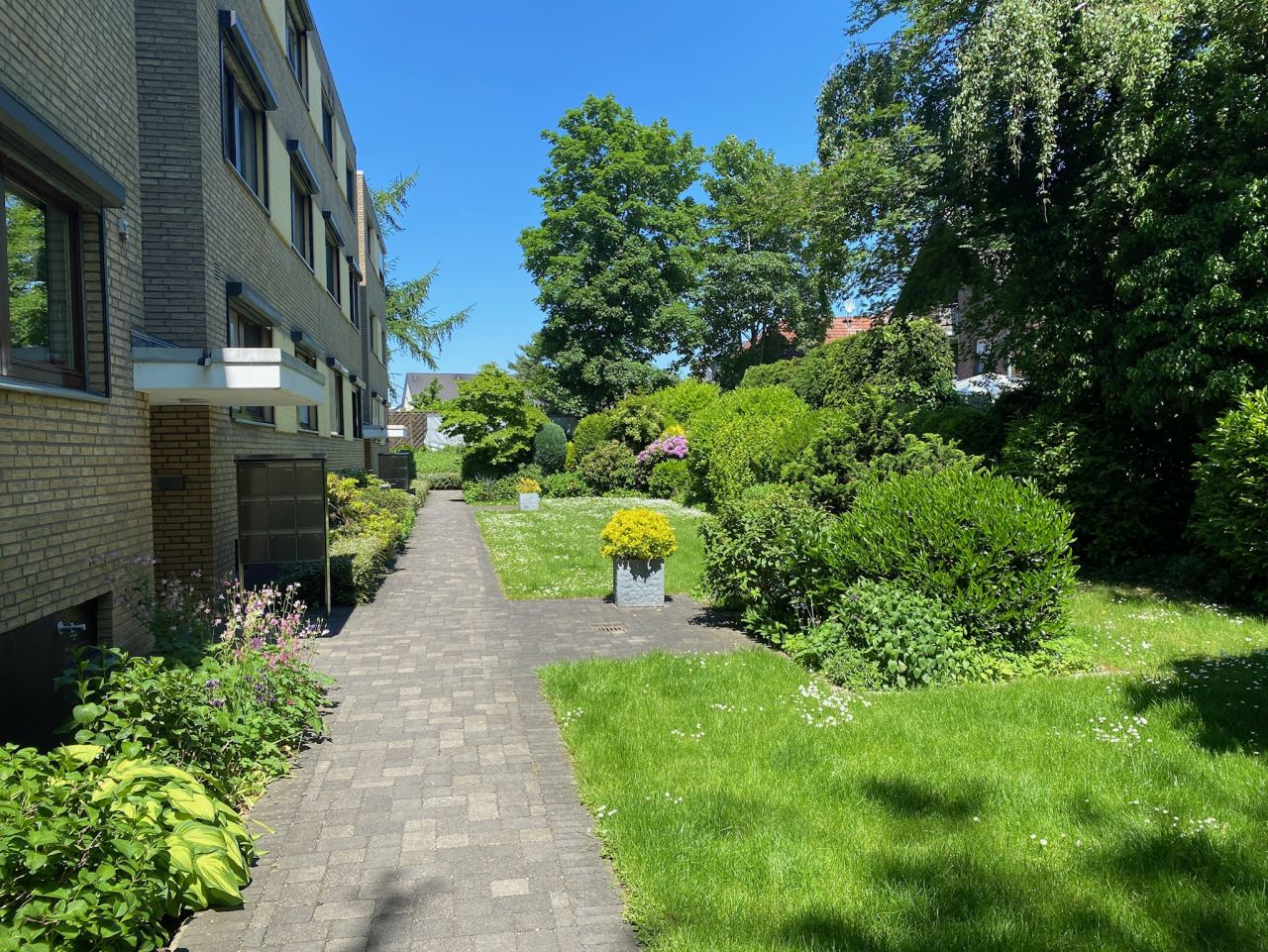 Krefeld: Nähe Hülser Bruch ! Sehr schöne 3 ZKDB Loggia 1. Etage in einer TOP gepflegten Wohnanlage  Krefeld: Nähe Hülser Bruch ! Sehr schöne 3 ZKDB Loggia 1. Etage in einer TOP gepflegten Wohnanlage