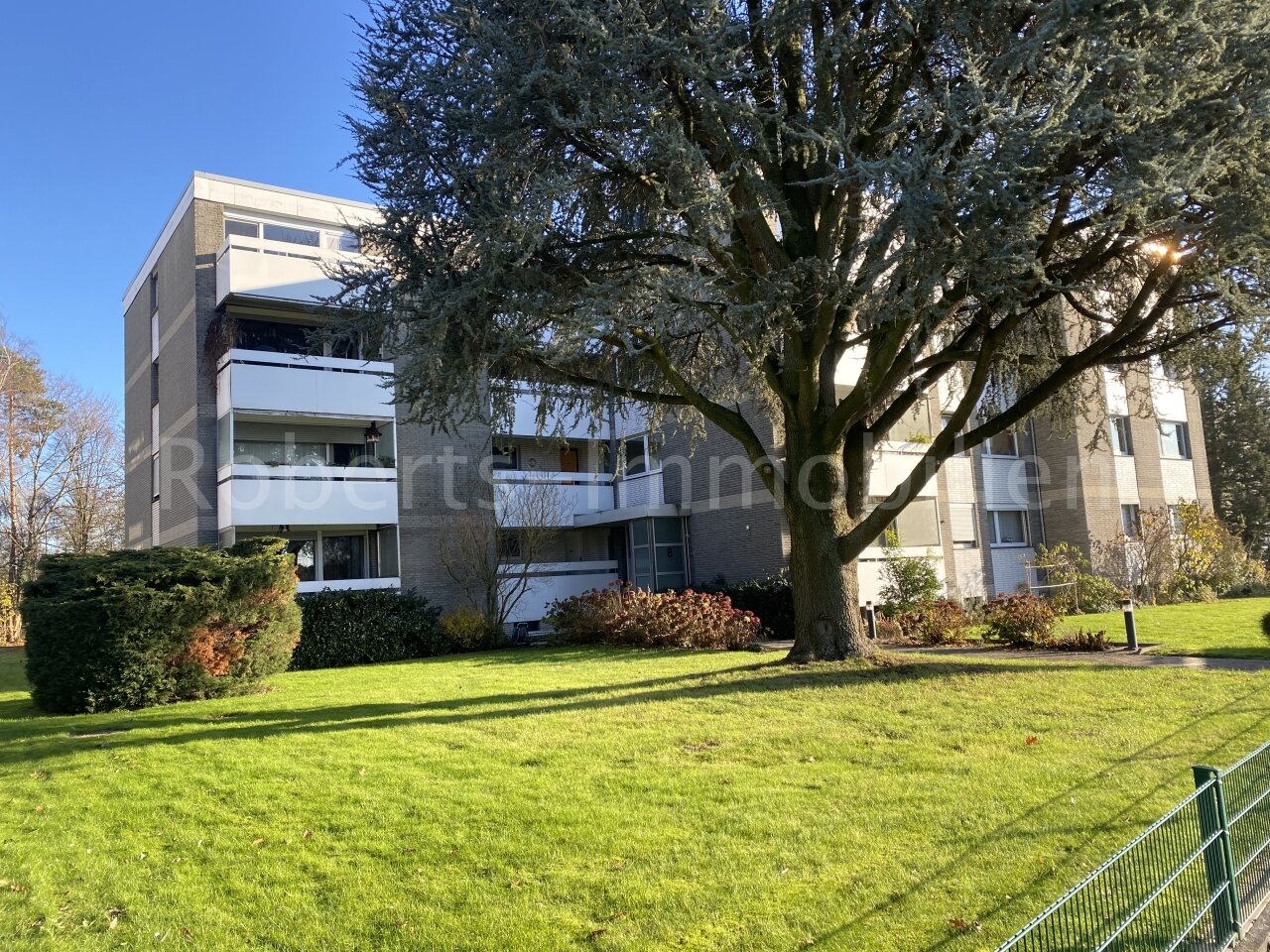 Meerbusch: ++ Schöne modernisierte 2 Zimmer ETW  in Meerbusch Bösinghoven! ++  Meerbusch: ++ Schöne modernisierte 2 Zimmer ETW  in Meerbusch Bösinghoven! ++