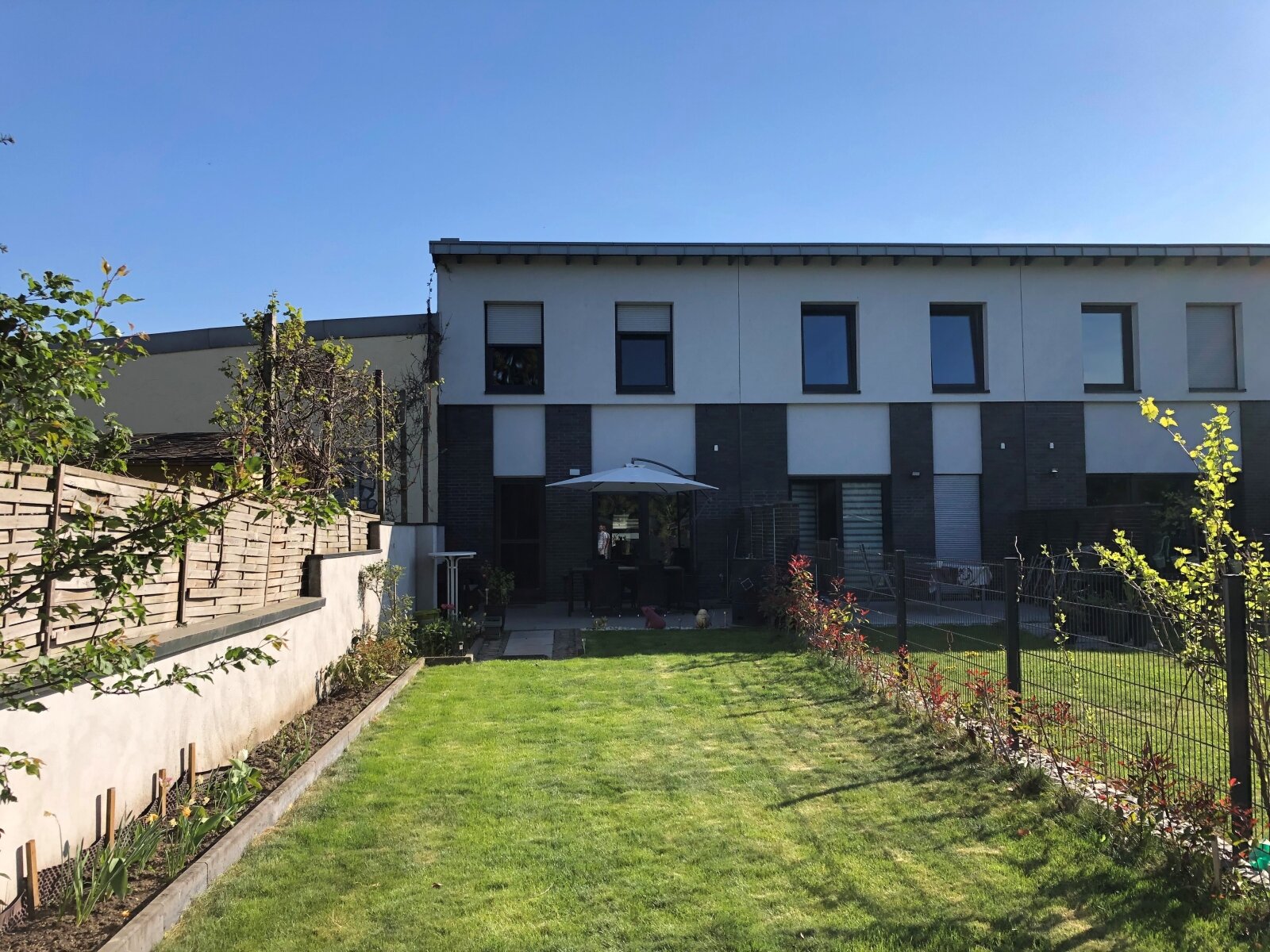 Rommerskirchen: Rommerskirchen bei Köln ++ junges, modernes Haus mit toller Einbauküche sucht neue Eigentümer ++   Rommerskirchen: Rommerskirchen bei Köln ++ junges, modernes Haus mit toller Einbauküche sucht neue Eigentümer ++