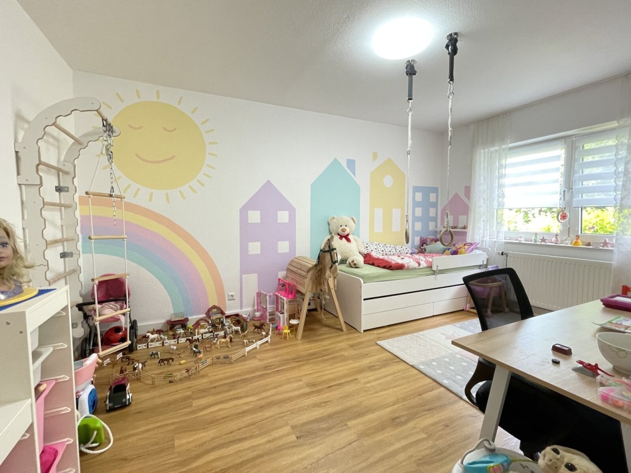 Kinderzimmer im EG Kinderzimmer im EG