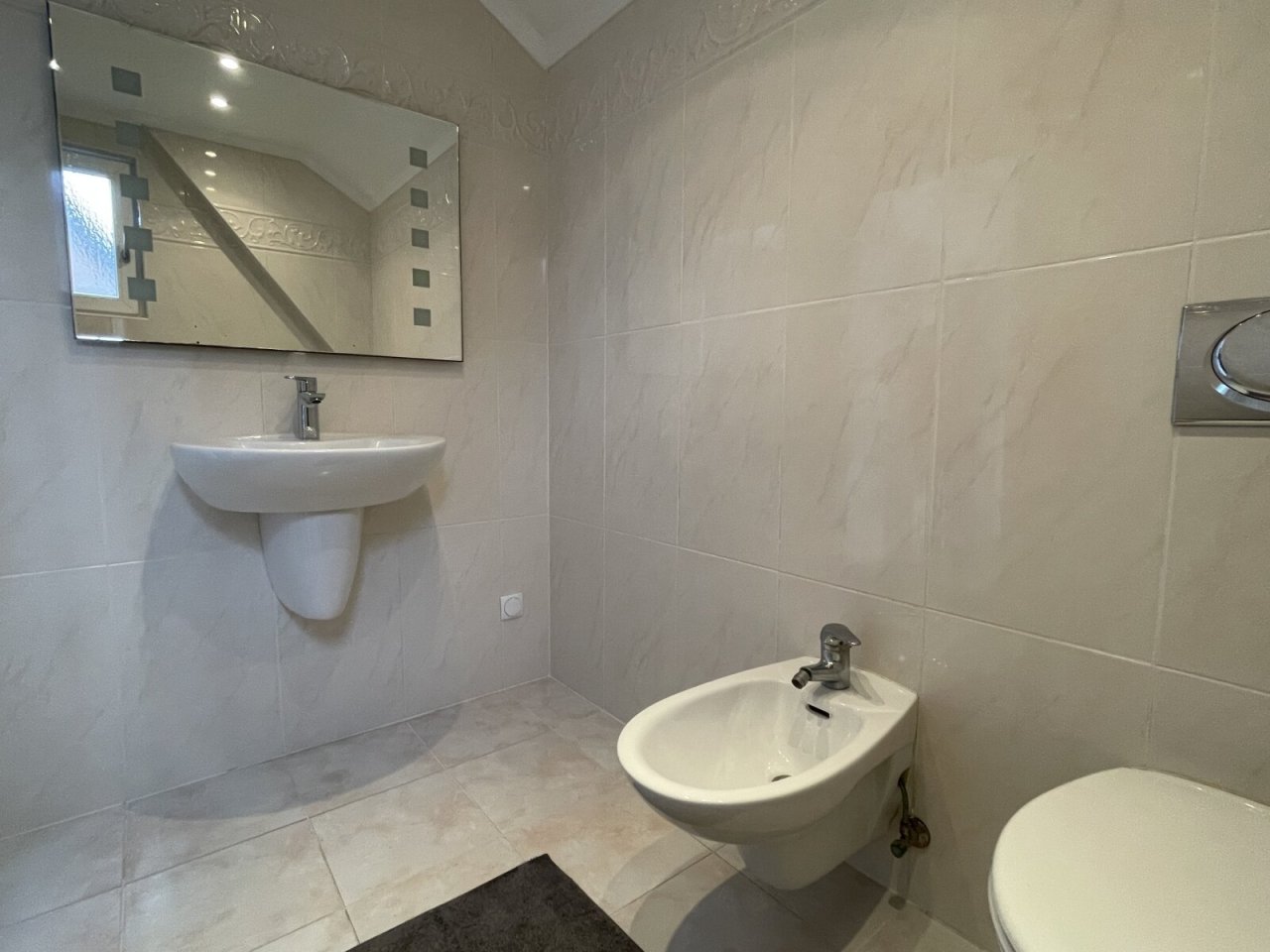 WC und Waschen im 1. OG WC und Waschen im 1. OG
