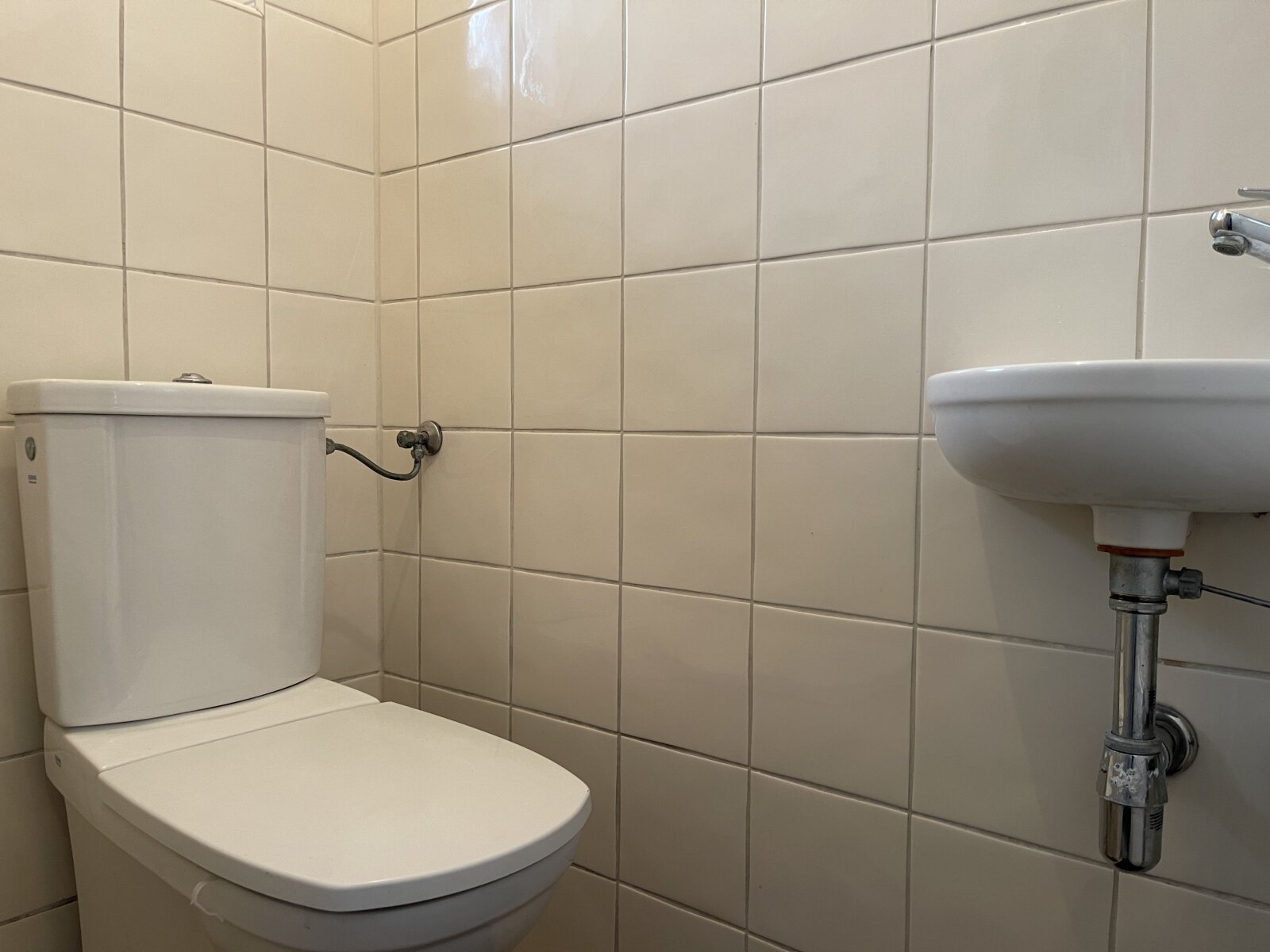 Gäste WC im Erdgeschoss Gäste WC im Erdgeschoss